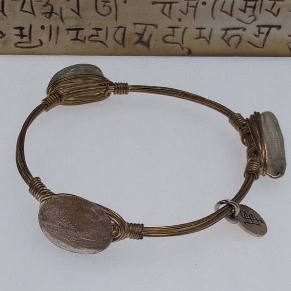 Elegant Gold Wire Wrapped Bracelet - Picture 3 of 4